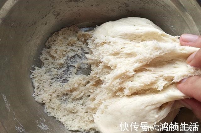 入秋,这菜再不吃就下市了,腌制好做成包子蒸一锅,吃起来特香