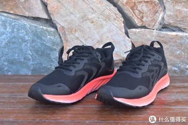 跑鞋|入门跑鞋新选，咕咚10K悦弹跑鞋体验：轻弹又透气，还有多重防护