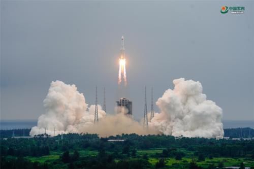 高清大图来袭！天和核心舱发射成功