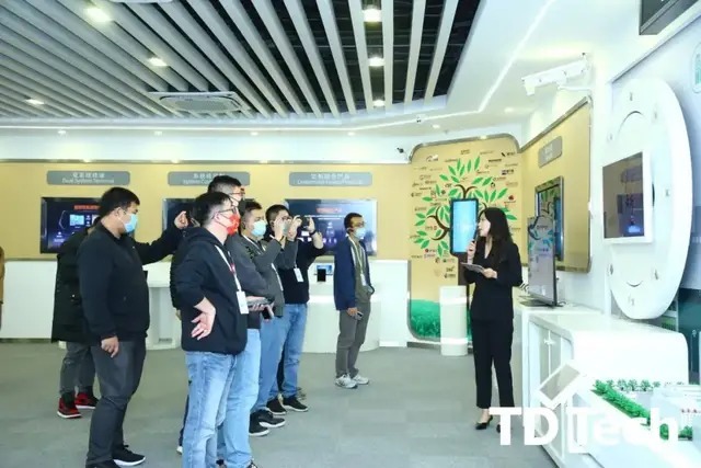 鼎桥|长期主义者眼中的5G：一端是产品，一端是产业