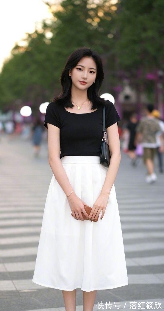 街拍|街拍：时尚连衣裙穿搭的小姐姐们