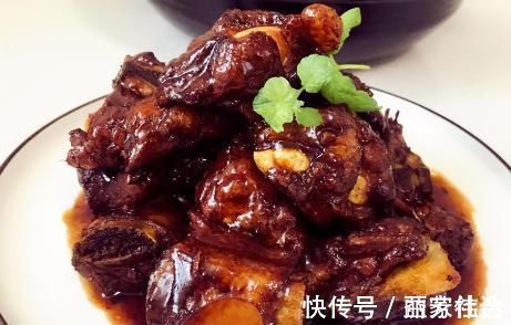 香嫩|炖排骨时，焯水后又腥又柴教你1个技巧，排骨香嫩入味，无腥味