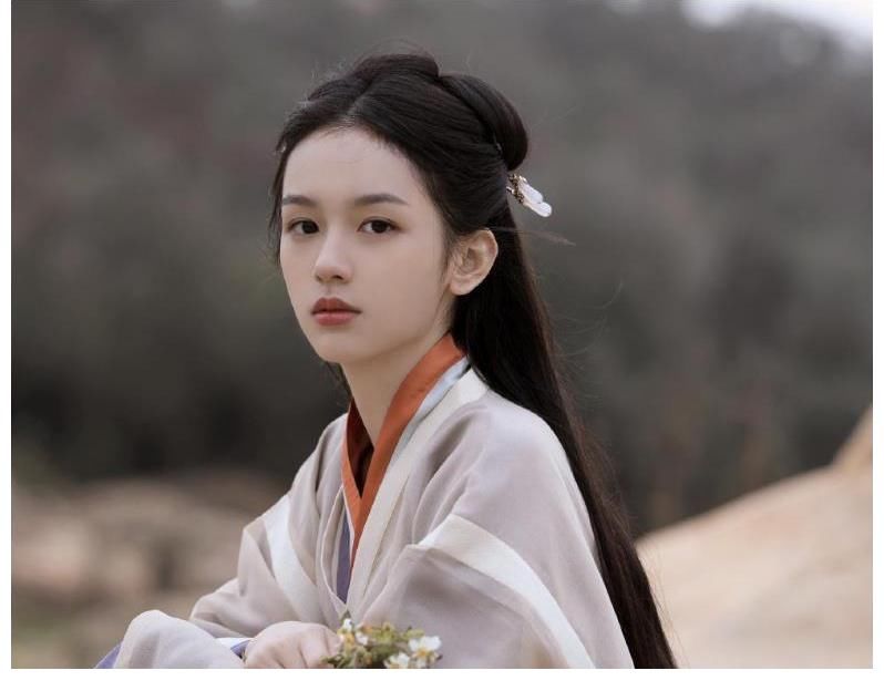 嘉行|85花的强大闺蜜:赵丽颖有贵人保驾护航,杨幂的经纪人带她发财