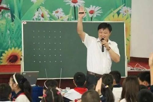 中小学男教师越来越少！对孩子性格形成有影响吗？听专家怎么讲