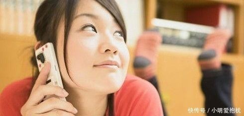 危害|睡觉时，手机放床头会失眠？充电时辐射危害有多大？失眠的人注意