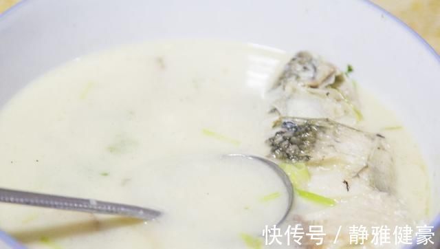 丝汤|炖鲫鱼汤时加点“它”，不仅鲜美无比，而且还能缓解咳嗽