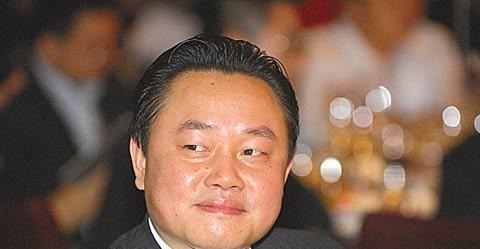 黄氏|一个捡破烂的少年如何创造商业帝国 让马云刘强东都敬仰！