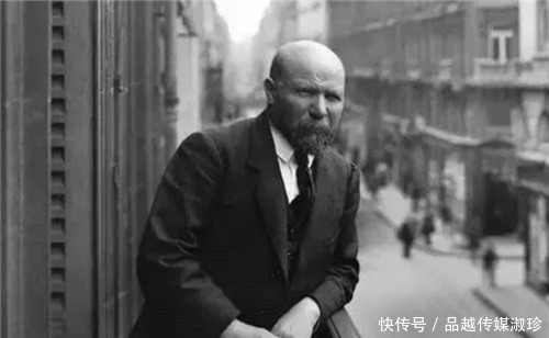 法国博物馆展出一组晚清彩照,格格妆容有些辣眼,电视剧也拍不出