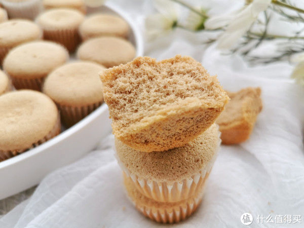 热油烫面做蛋糕，不回缩不开裂，新手最喜欢的配方，成功率高