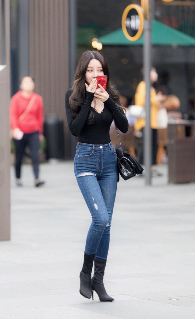 街拍高腰配高跟穿出大长腿就是这么简单