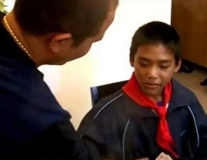 易爸爸|记得《变形计》吴宗宏?向“富爸爸”要钱被拉黑,如今25岁成这样