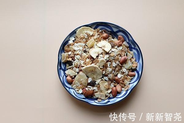 营养物质|腹部赘肉多,晚上不吃饭就能减掉试试几种食物,想不掉肉都难