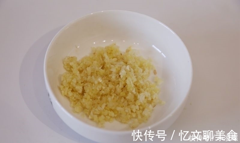 素菜吃腻了，来一道硬菜解解馋，比酥肉还香，真是好吃停不下来