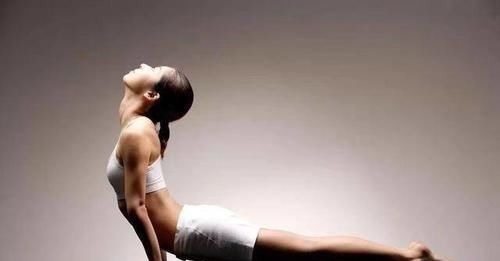 丰胸|瑜伽人超爱的后弯体式,丰胸美背,打开心轮,改善含胸驼背