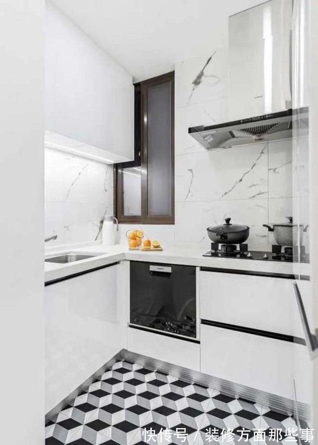 书房|92平现代风二居室,餐桌顶部居然设计了柜子的延伸效果