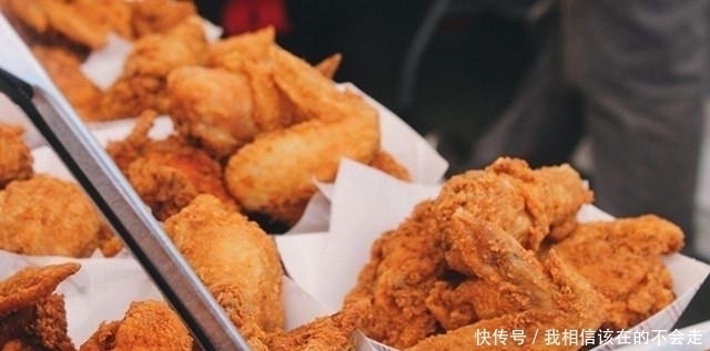 食物|在哺乳期，这几类食物要少吃，很容易影响母乳质量