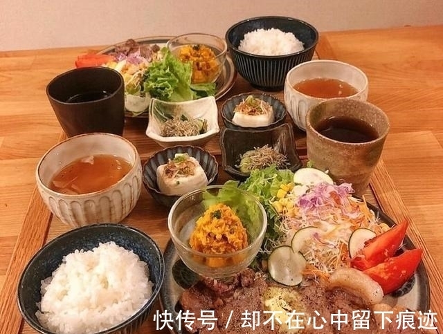 日本妈妈|日本单亲妈妈晒母女俩晚餐，一人一盘分餐合理，网友：真的好健康