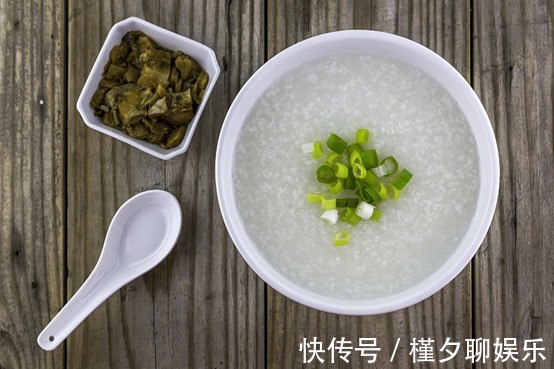 肠胃|胃不好别大意,营养师5种食物别碰,多喝1水,胃病慢慢好转