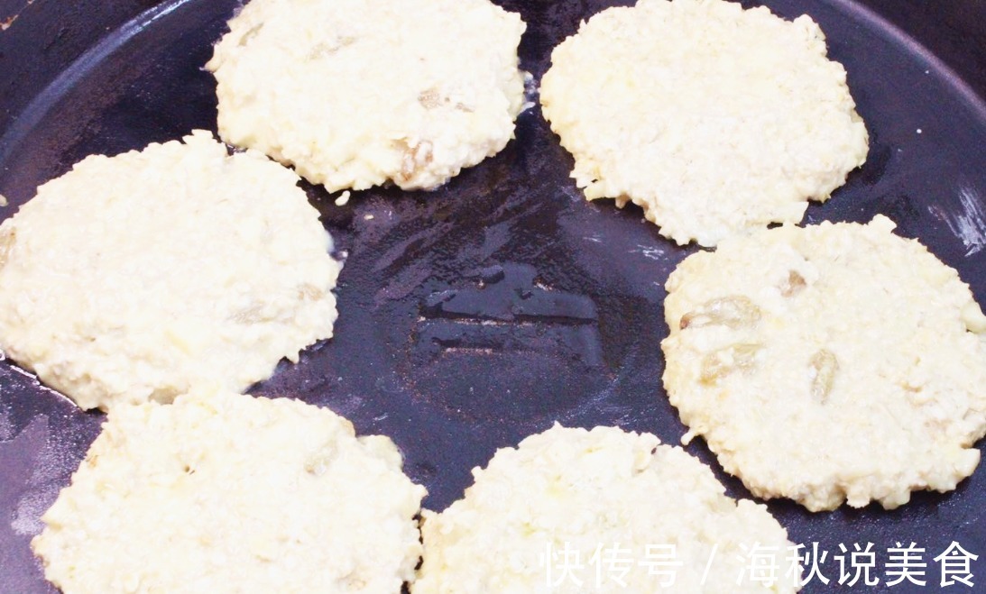 把苹果倒入燕麦片中,太厉害了,80岁奶奶教我的做法,简单实用