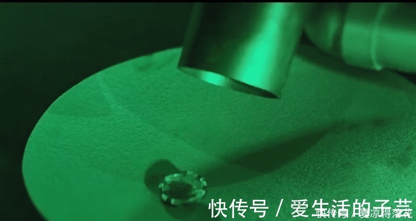 奥特曼|泽塔奥特曼制作一枚怪兽勋章要多久只要3秒，那奥特勋章呢！