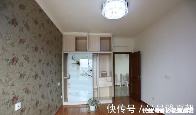 老公|老公硬把阳台改造成卧室,亲戚骂他脑子进水,完工后都夸他机智