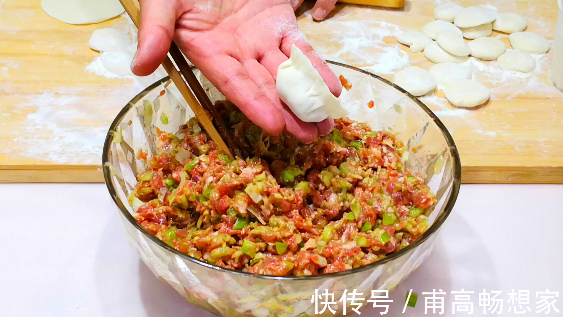 夏天别吃韭菜饺子了,这2种蔬菜便宜又营养,包饺子特香,超好吃