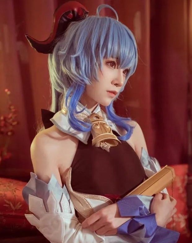 甘雨|《原神》甘雨cosplay,完美身材与气质,太美了
