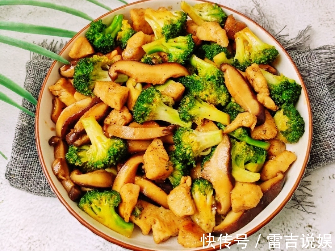 鸡胸肉|美食家常菜番茄金针菇肥牛汤，西兰花香菇炒鸡丁，豆腐蒸虾仁