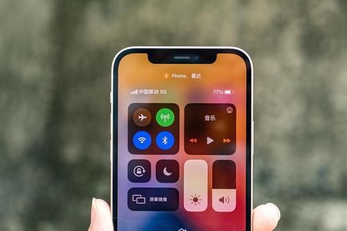 钉子户|6S钉子户终于换iPhone12，用了近一个月，来说说感受