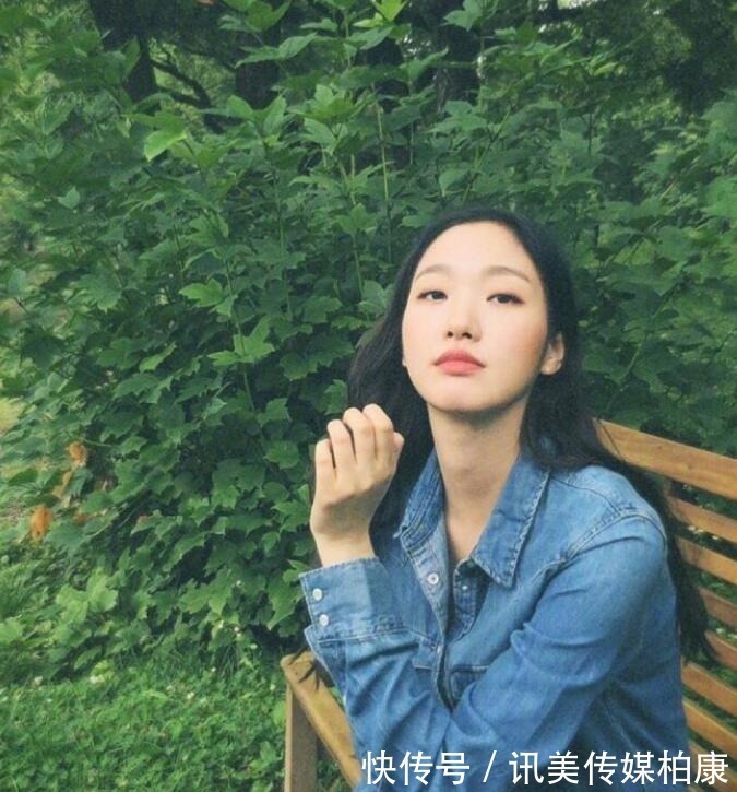 范本|自带温柔氛围的单眼皮女生金高银 舒服自在穿搭范本