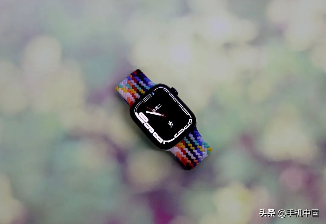 电池容量|Apple Watch Series 7测评：一份提升幸福感的最佳投资