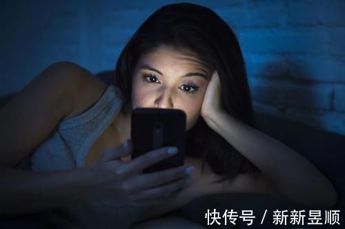 少女性|生活中哪些因素会加速女性的衰老？这2个生活习惯，不少女性都有