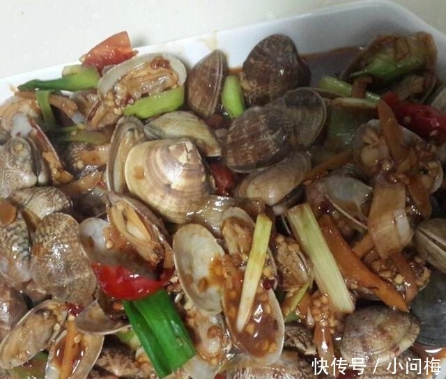 天气逐渐变冷,大厨教你做三道家常菜,晚上下班做给家人吃哦!