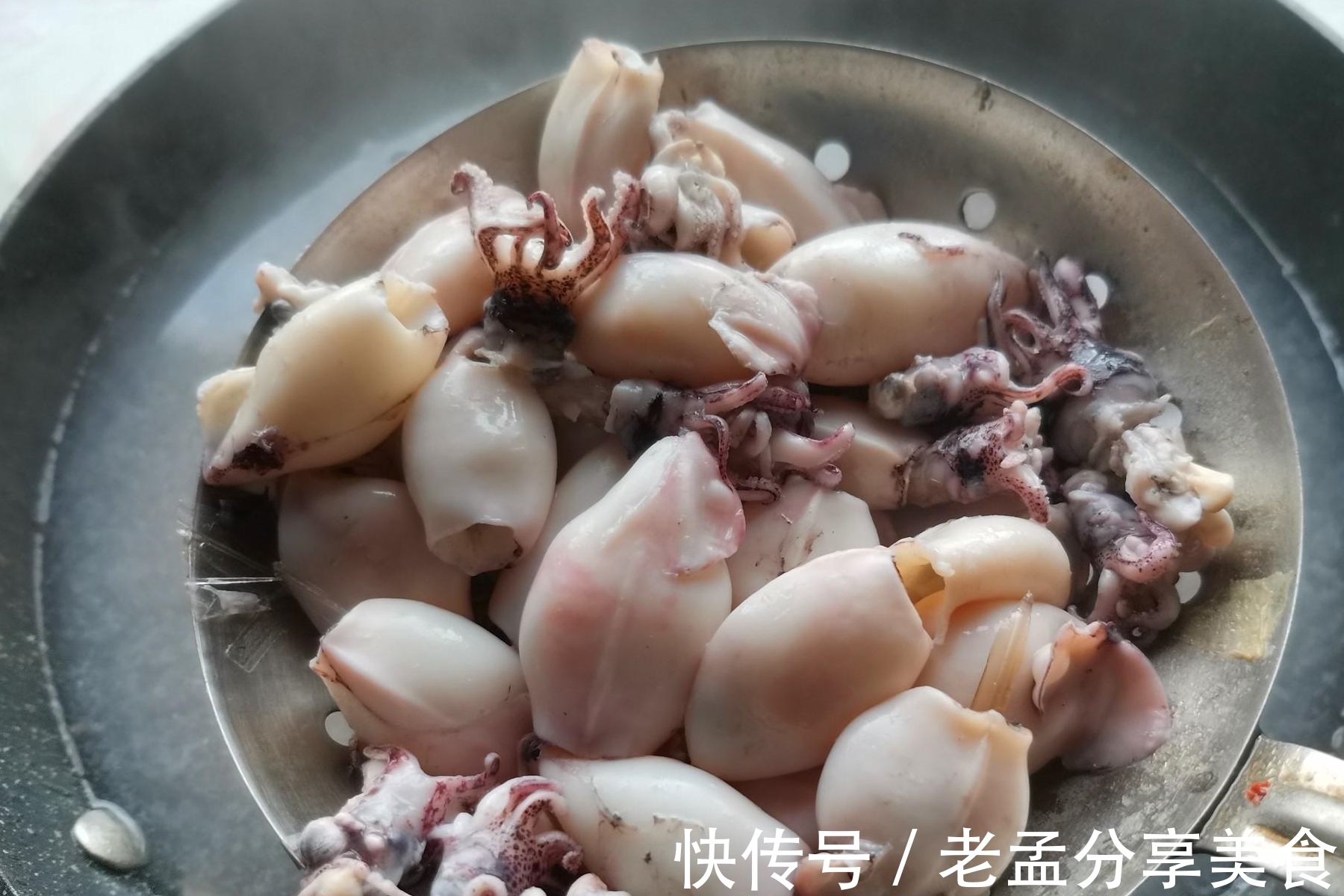 这道菜肴非常适合女士吃,味道鲜美,口感鲜嫩,吃了还不长肉