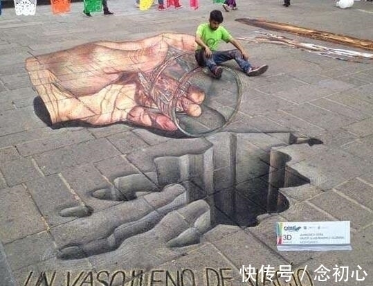 画画&用粉笔在地上画画,涂上颜色,路人都不相信自己的眼睛