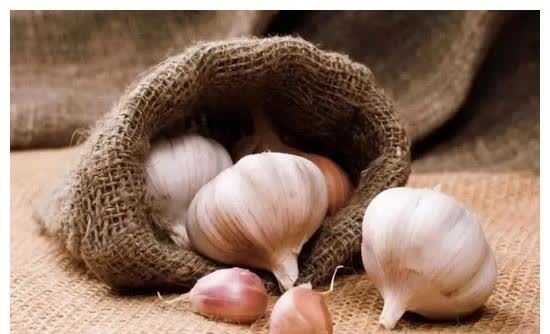 吃法|大蒜的好处多多,但吃法也有讲究,大蒜的正确吃法你吃对了吗?