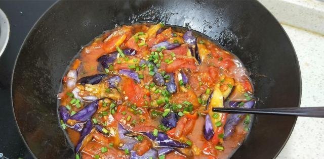 茄子最好吃的做法,6元成本10分钟上桌,很多人没有吃过,太香了