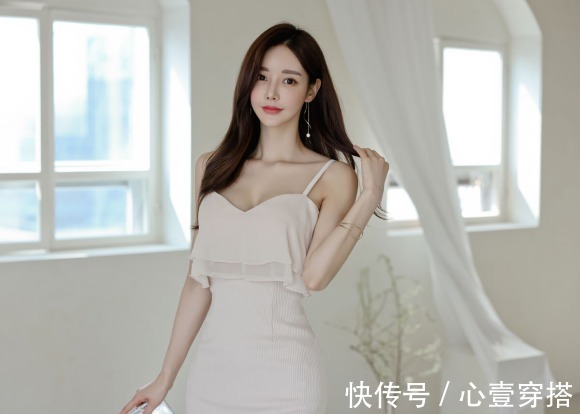 时尚搭配|女神孙允珠的时尚搭配：卡塞塔梧桐晚杏牛奶层叠礼裙