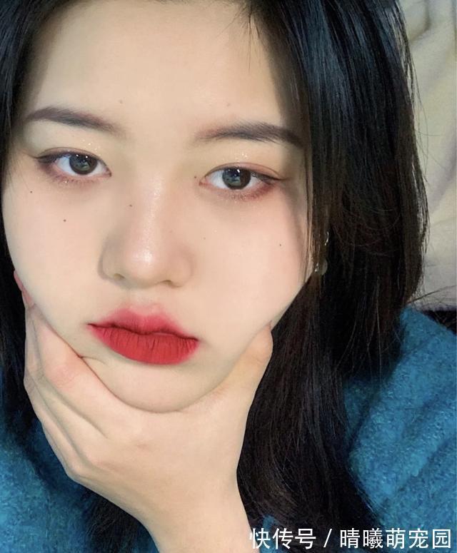 眉毛|圆脸女生要这样化妆,简单不复杂,但又很显脸小,新手都能学会