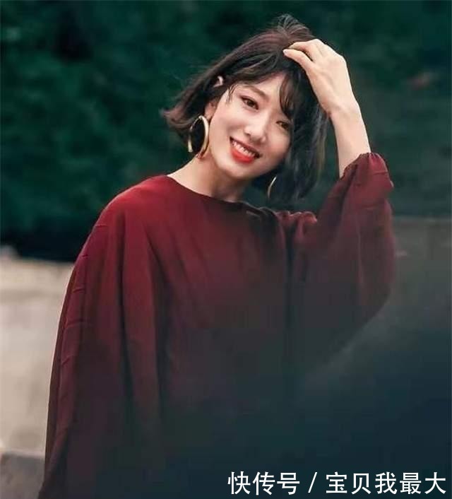 女人|皮肤偏黄的女人,日常穿衣建议选择这5种颜色,显白显气质