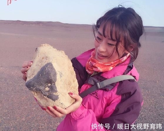 90后女孩为寻陨石穿越沙漠无人区上百次 5年“摘星”600余颗