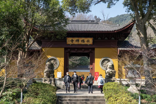 中年|在杭州灵隐寺隔壁，还有个免门票的永福寺，少有人知却值得一去