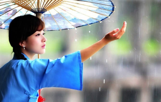 戴舒望的《雨巷》是写给谁的？结局如何？