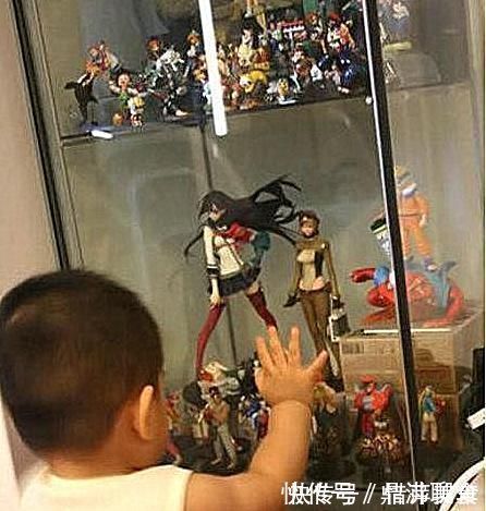 熊孩子|熊孩子摔坏20万“手办”,家长态度强硬一堆破塑料,别想讹钱