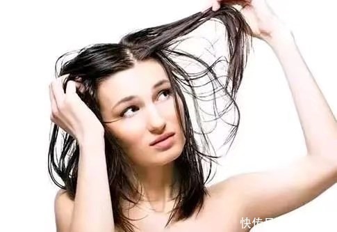 头发油的快需要经常洗吗？会损伤发质吗？