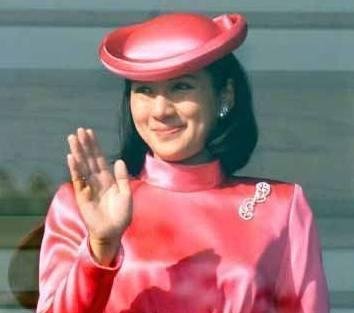 日本美女外交官2次拒绝皇太子仍被骗入皇室婚后被逼疯 快资讯