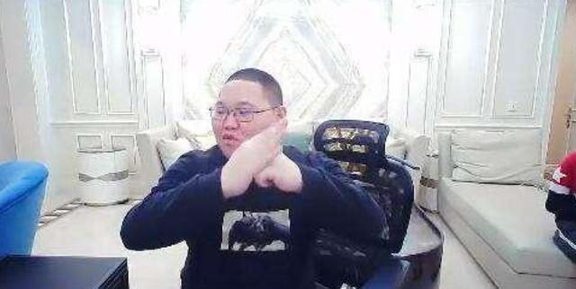 PDD|PDD有多壕?时隔一年重开CF仓库,竟以为玩的是体验服