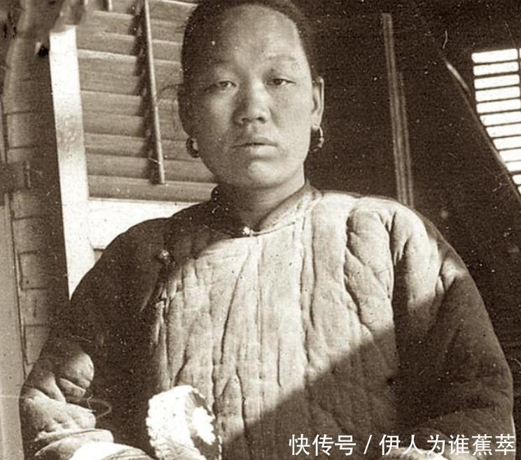 黄马褂|晚清社会面貌老照片穿黄马褂的大爷,长相酷似男明星的妇人!