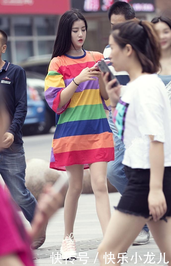 女人就该在大好的年纪，尝试百变的造型