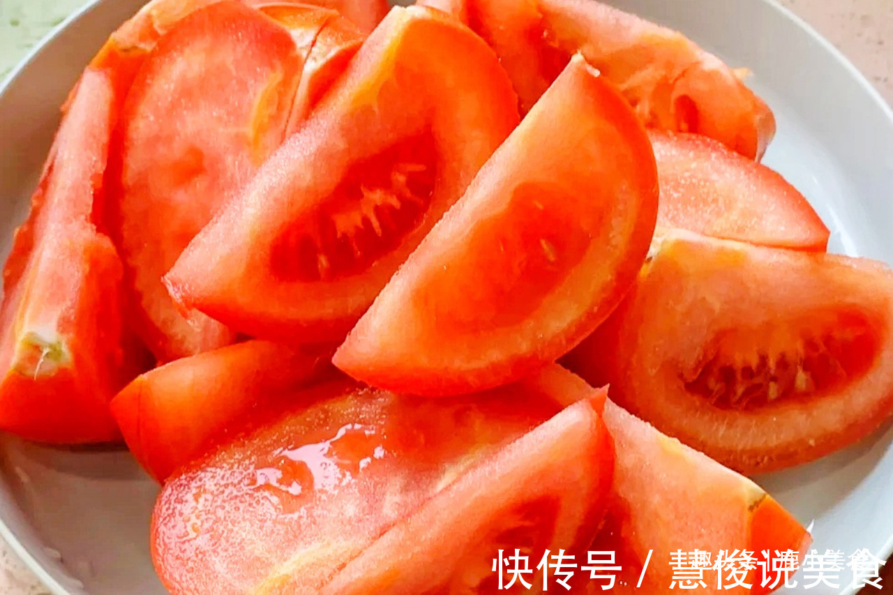 番茄“最佳搭档”不是鸡蛋,而是此菜!随便一炖,鲜香好吃养脾胃